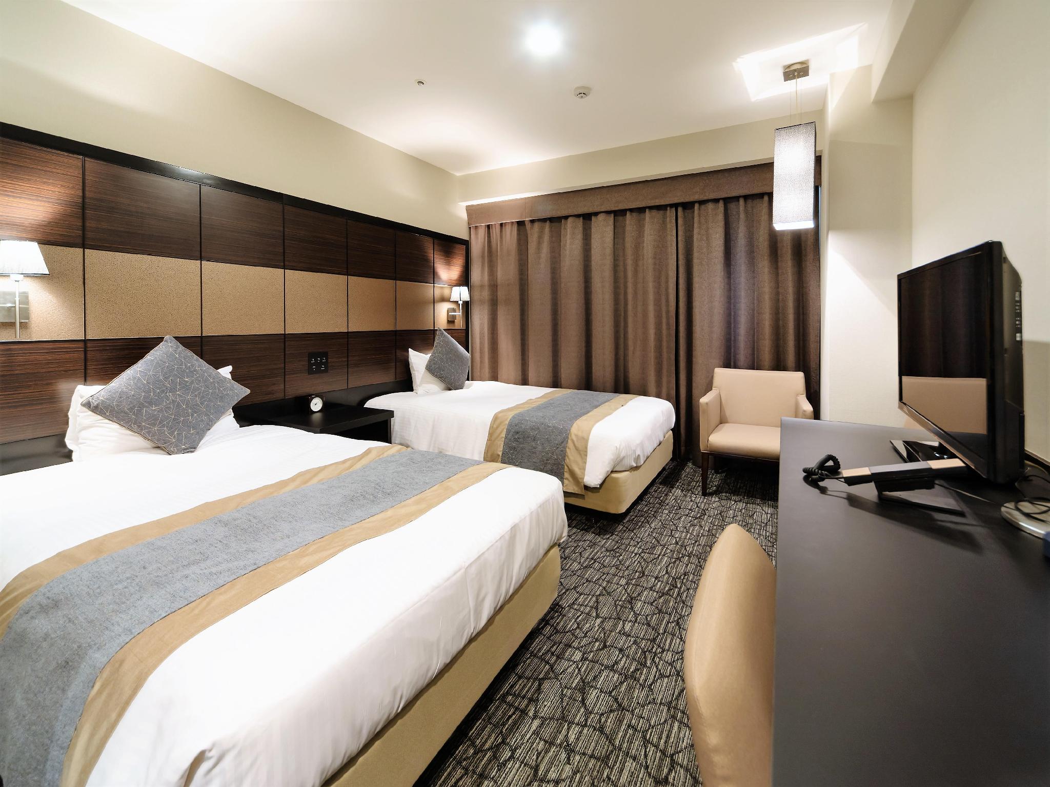 Superior, Twin Beds, Sofa, Smoking