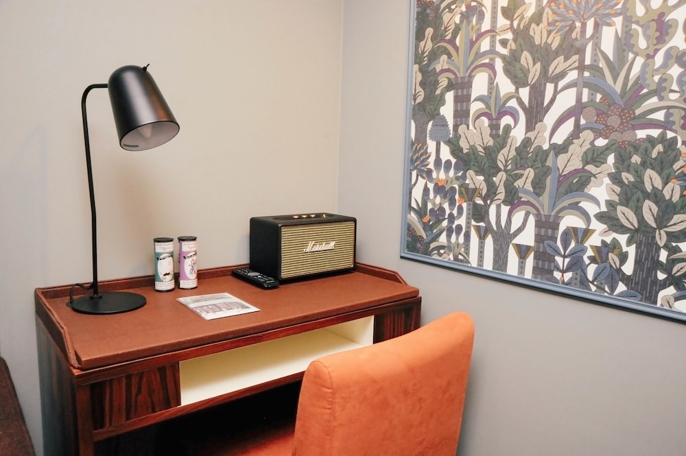 Mom Art Hotel 65/71