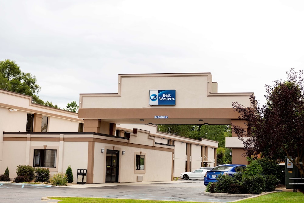Best Western Executive Inn Battle Creek 1/46