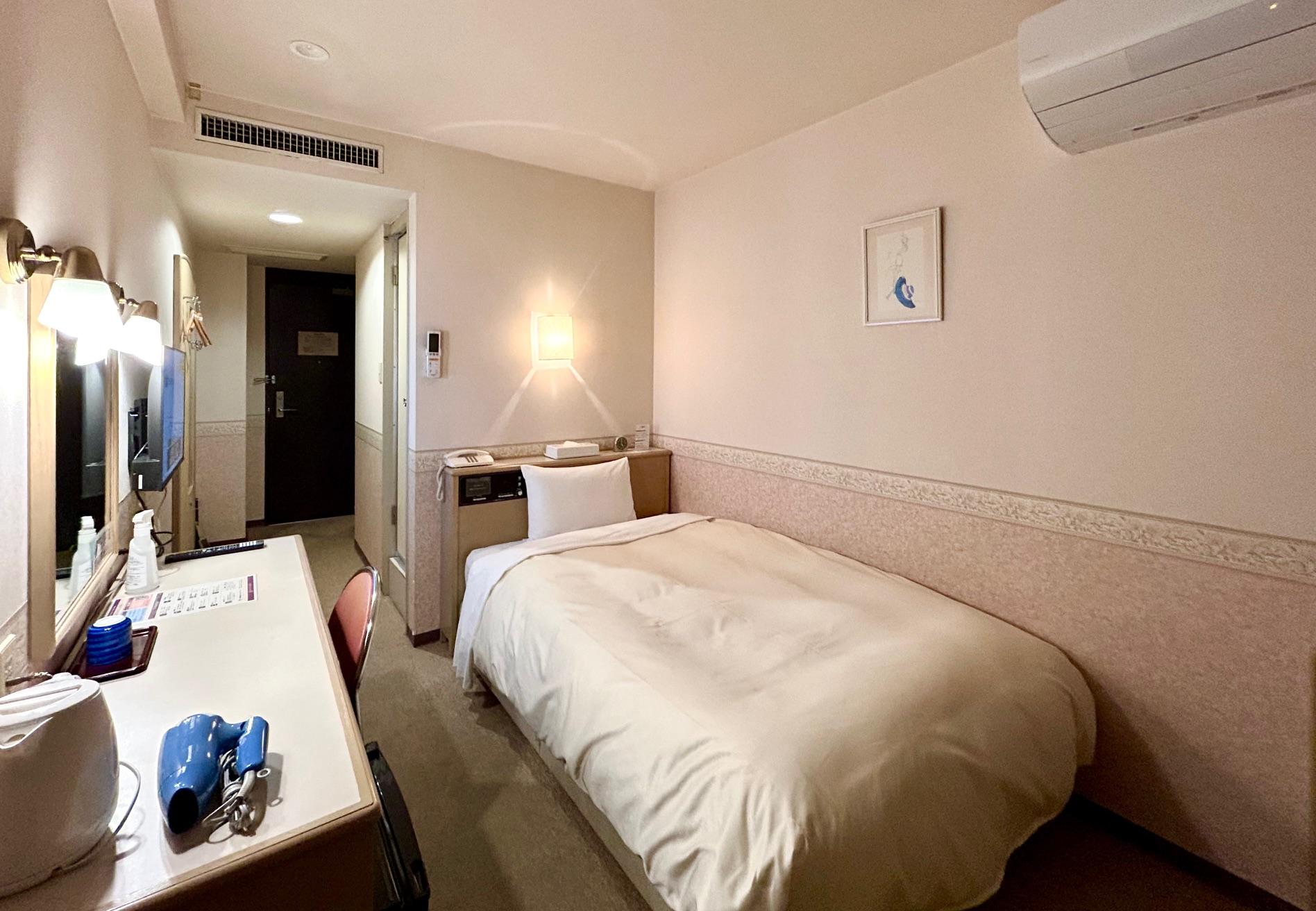 Semi Room, Single, Semi Double Bed