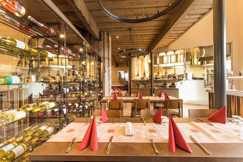 restaurant cafeteria