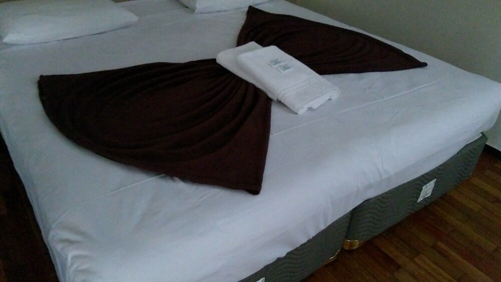 AURORA HOTEL 28/47