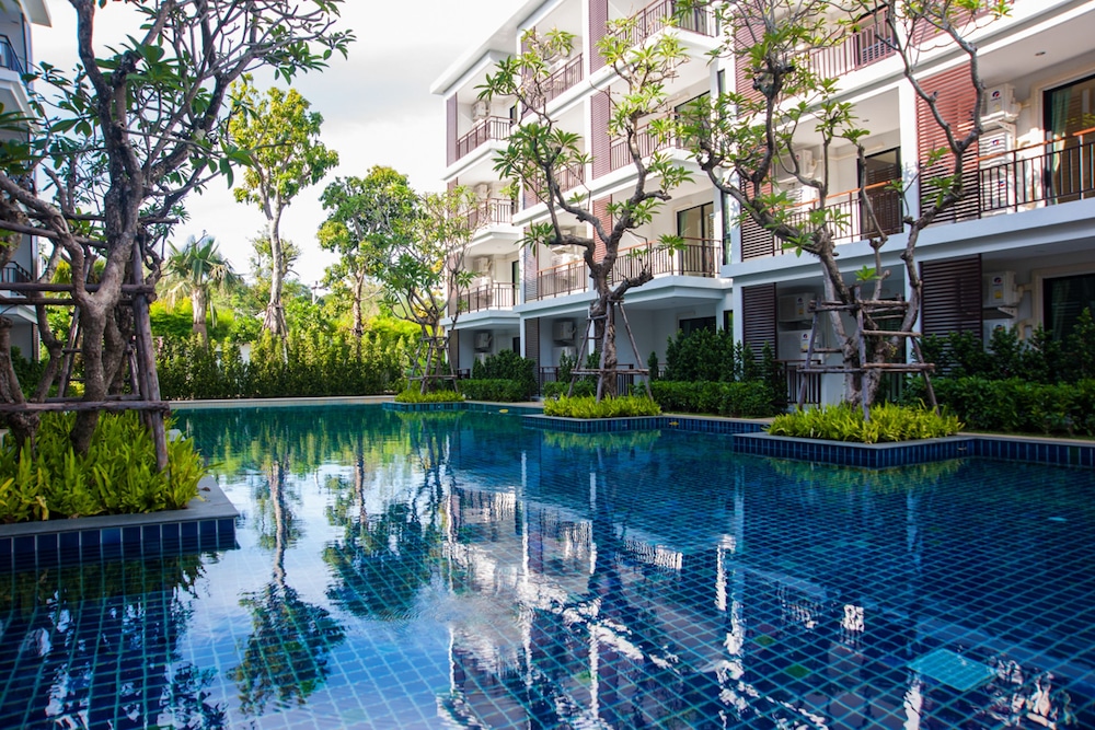 The Title KR Beach Condotel Rawai Phuket 32/37
