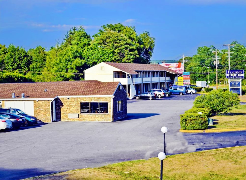 Flagship Inn And Suites 3/34
