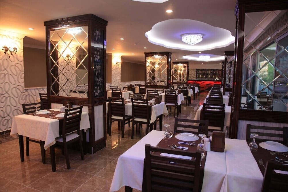 restaurant cafeteria