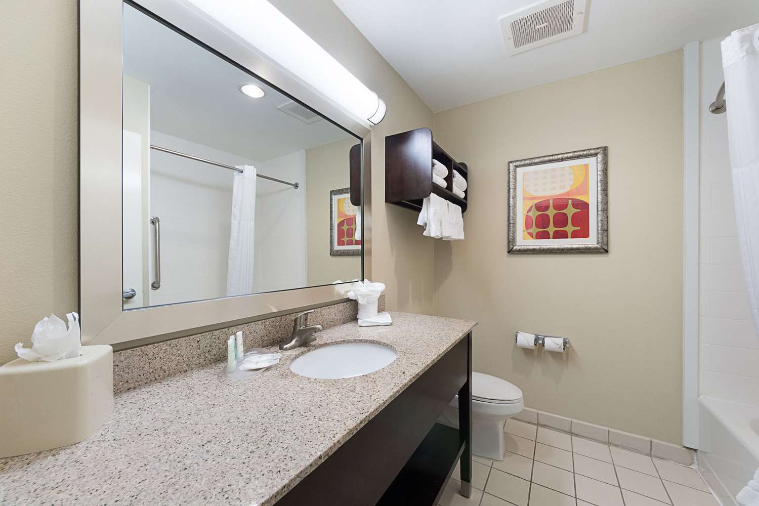 Comfort Suites Beachside 44/44