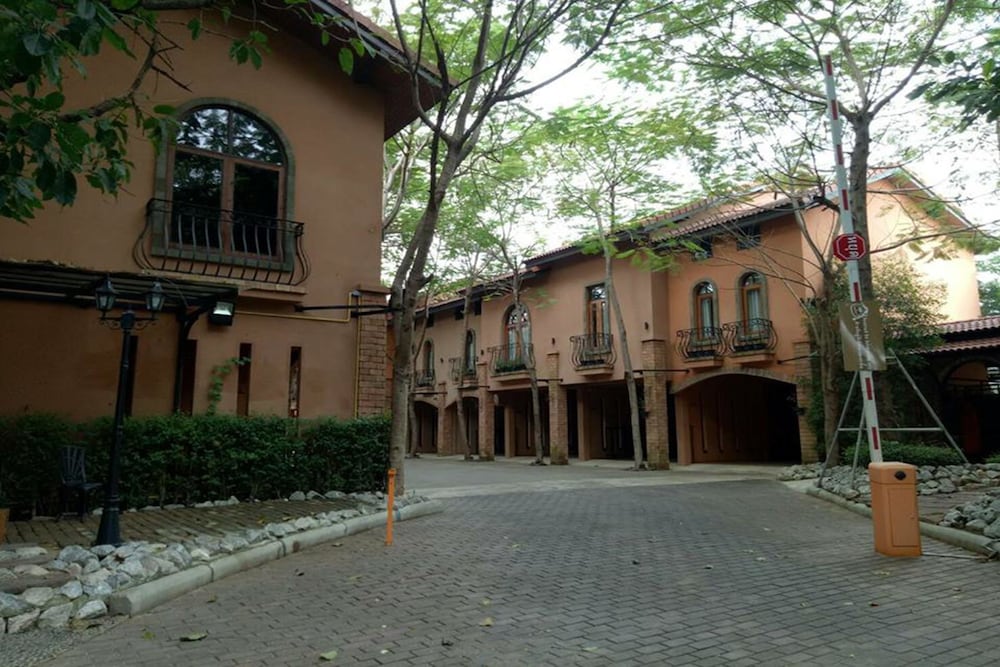 Chateau De Bear Hotel 25/28