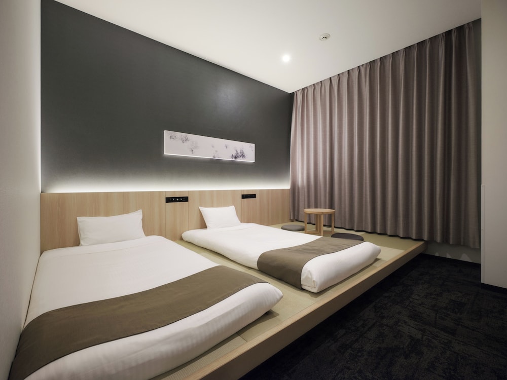 Japanese, Modern, 3 Futon Beds