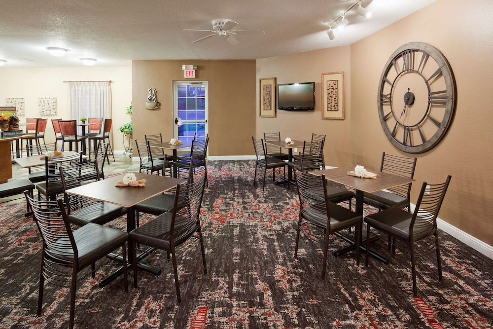 GrandStay Residential Suites - Eau Claire 33/49