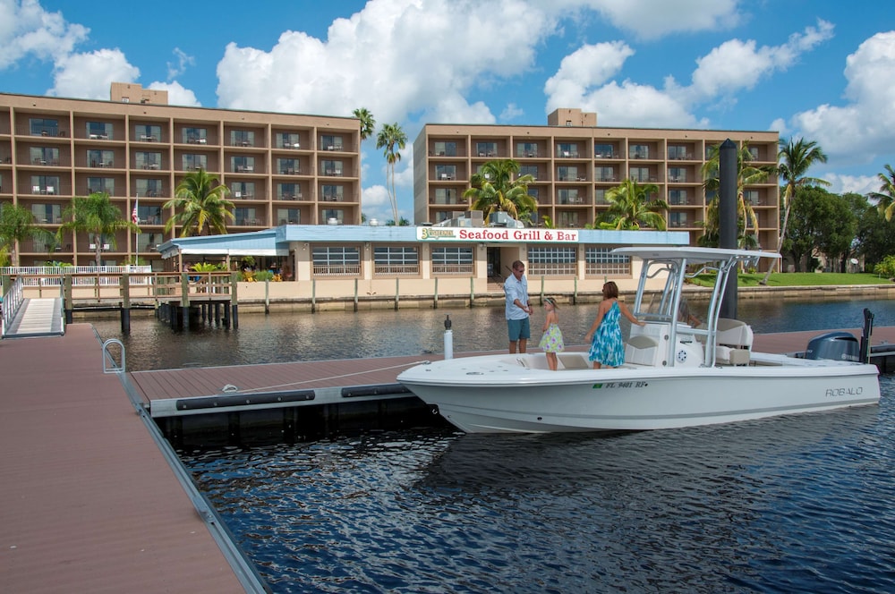 Best Western Fort Myers Waterfront 23/28
