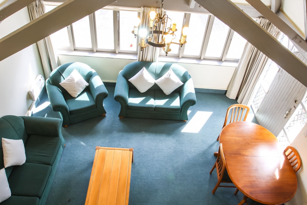 Camelot Motor Lodge 39/62