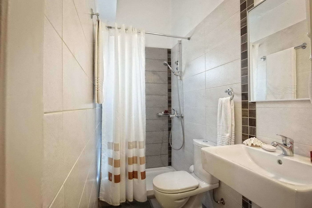 Dimitra Hotel & Apartments by Omilos Hotels 46/48