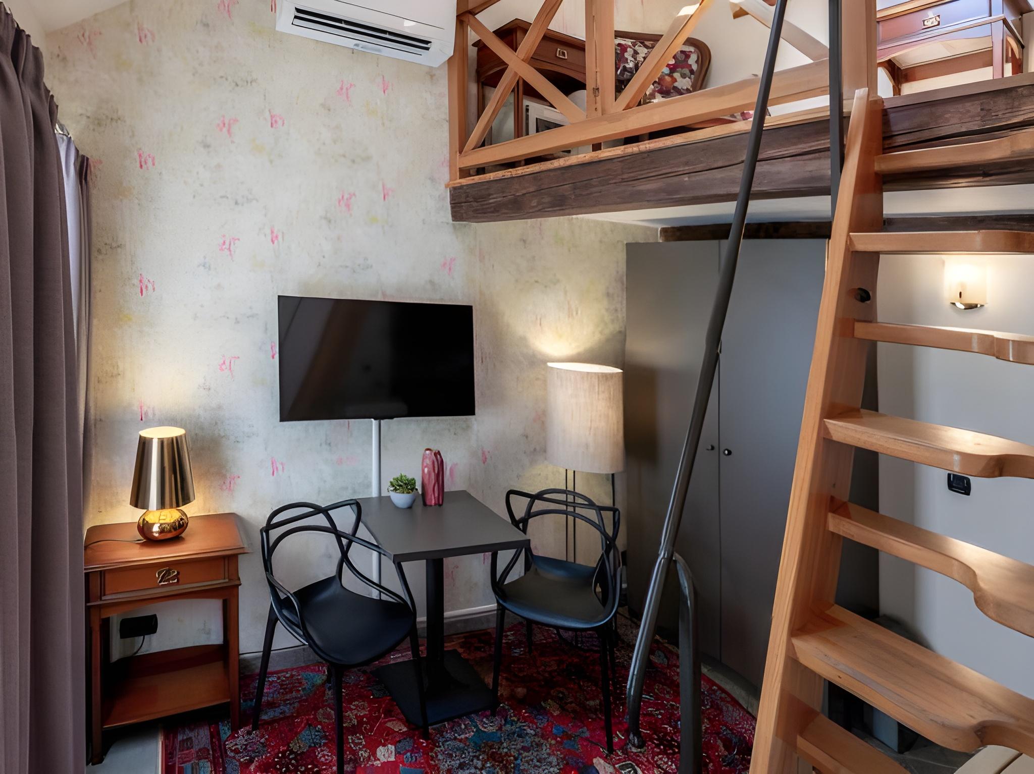 Duplex, Studio
