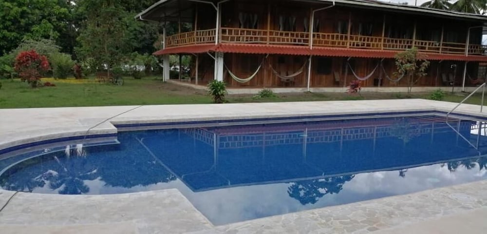 Miss Junies Lodge 27/44