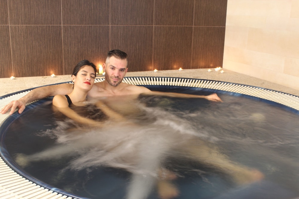 swimming pool spa