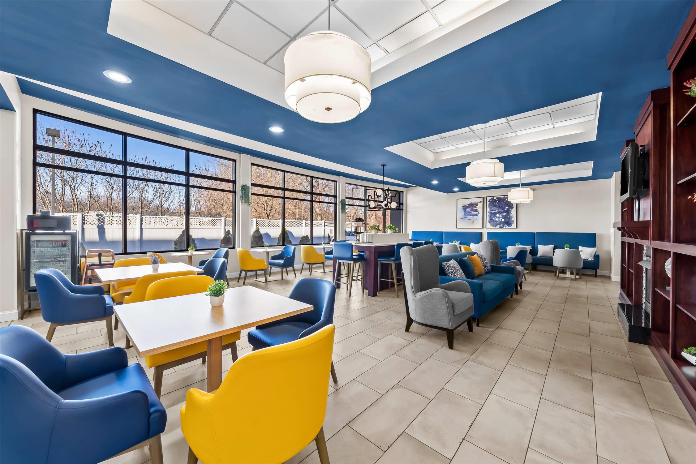 Comfort Inn & Suites Plainville-Foxboro 29/39