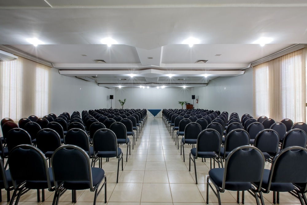 OLINDA HOTEL E EVENTOS 62/70