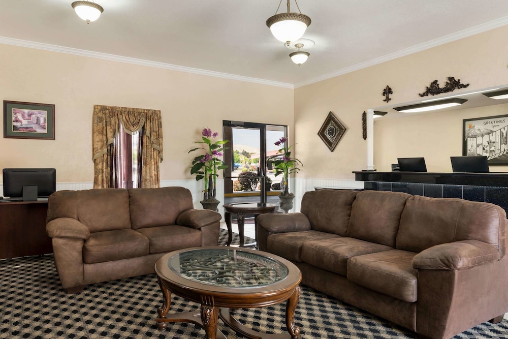 Quality Inn Wenatchee/Leavenworth 24/41