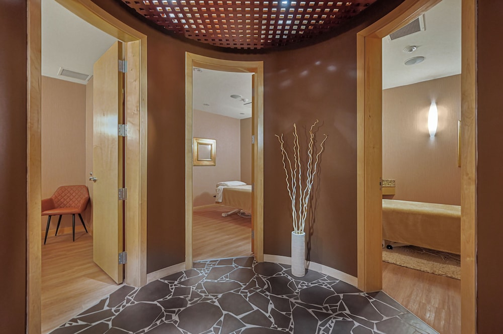 iHOTEL & Conference Centre Red Deer 28/57