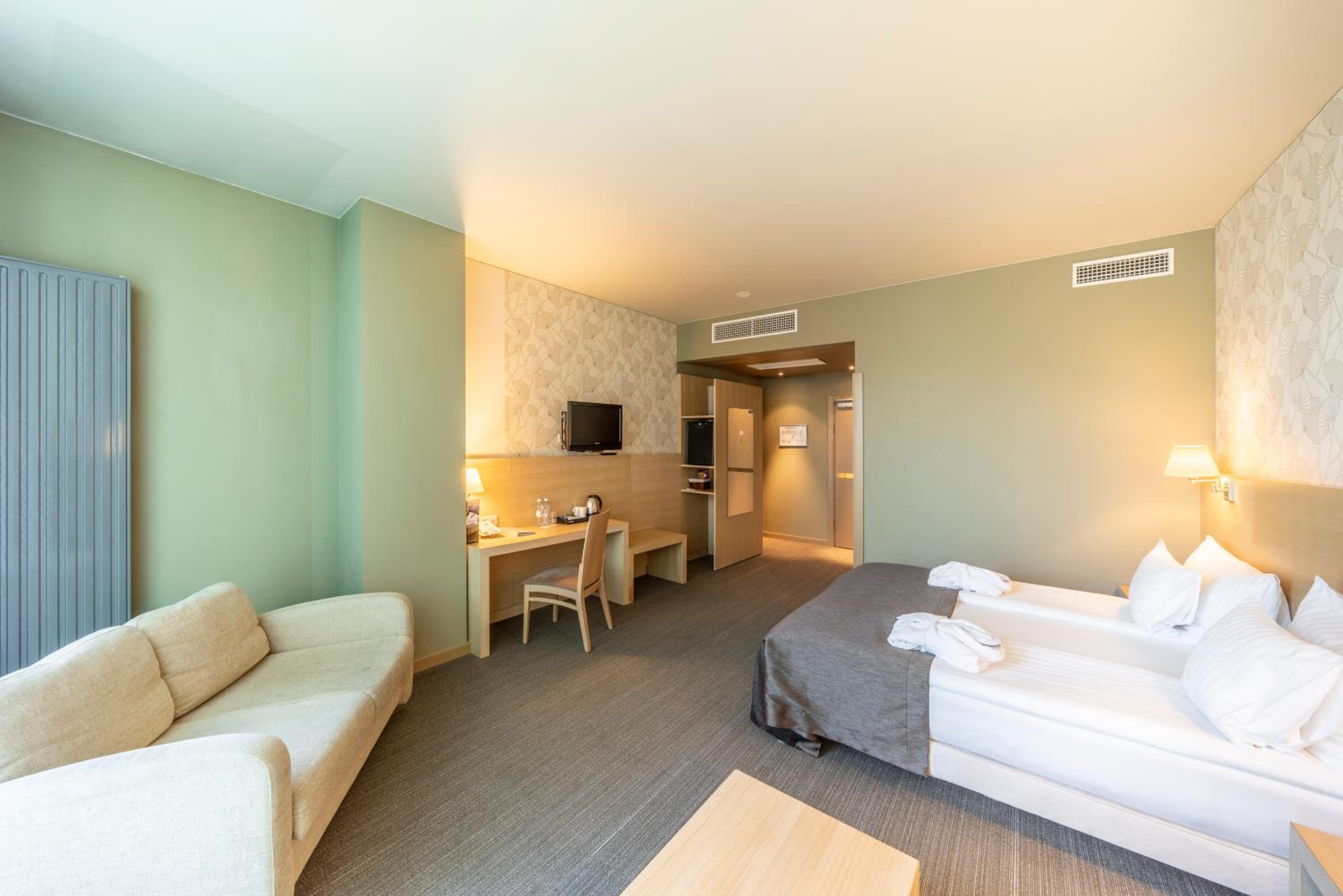 Superior, Double Bed, Sofa