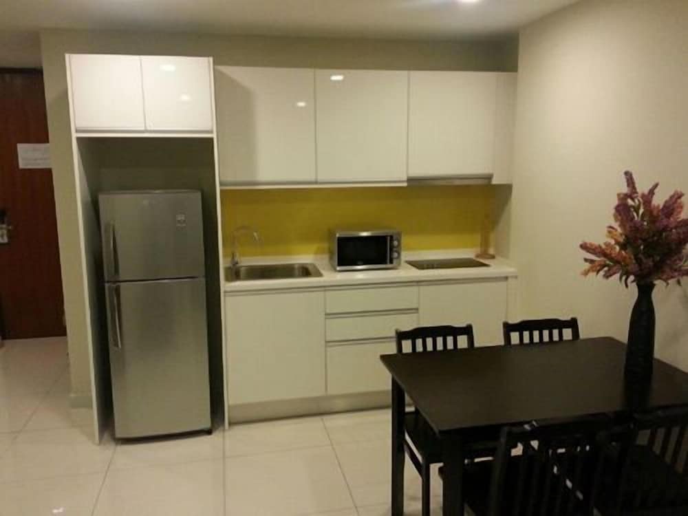 Marina Travellers Suite Sky Karamunsing photo2