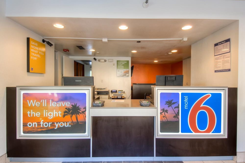 Motel6 Oceanside, CA 12/62