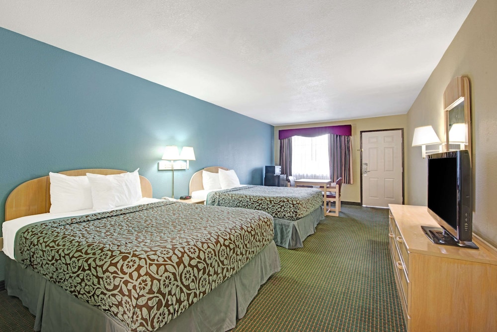 Days Inn By Wyndham San Antonio Near Fiesta Park 10/36