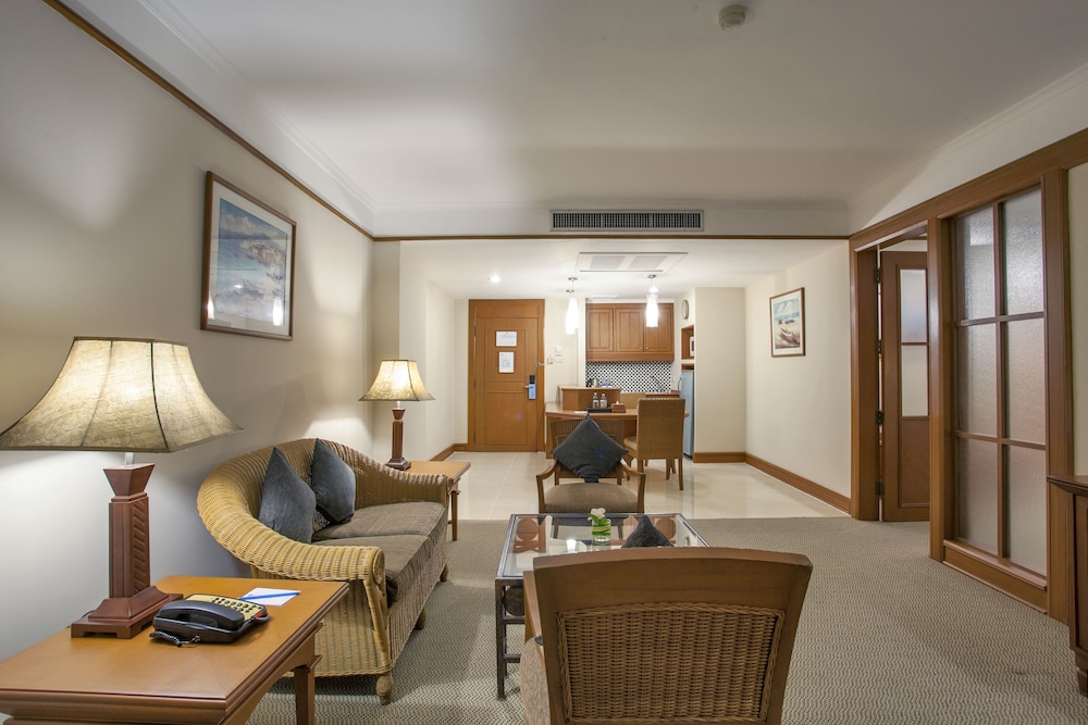 Cholchan Pattaya Beach Resort 54/74