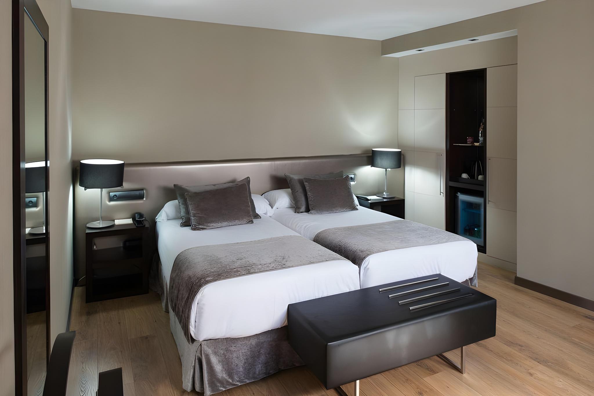 Superior, Single, 2 Double Beds, Terrace