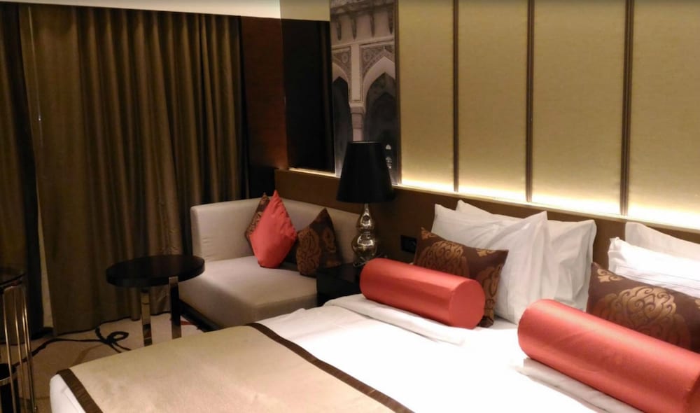 Pride Plaza Hotel, Aerocity, New Delhi 29/48