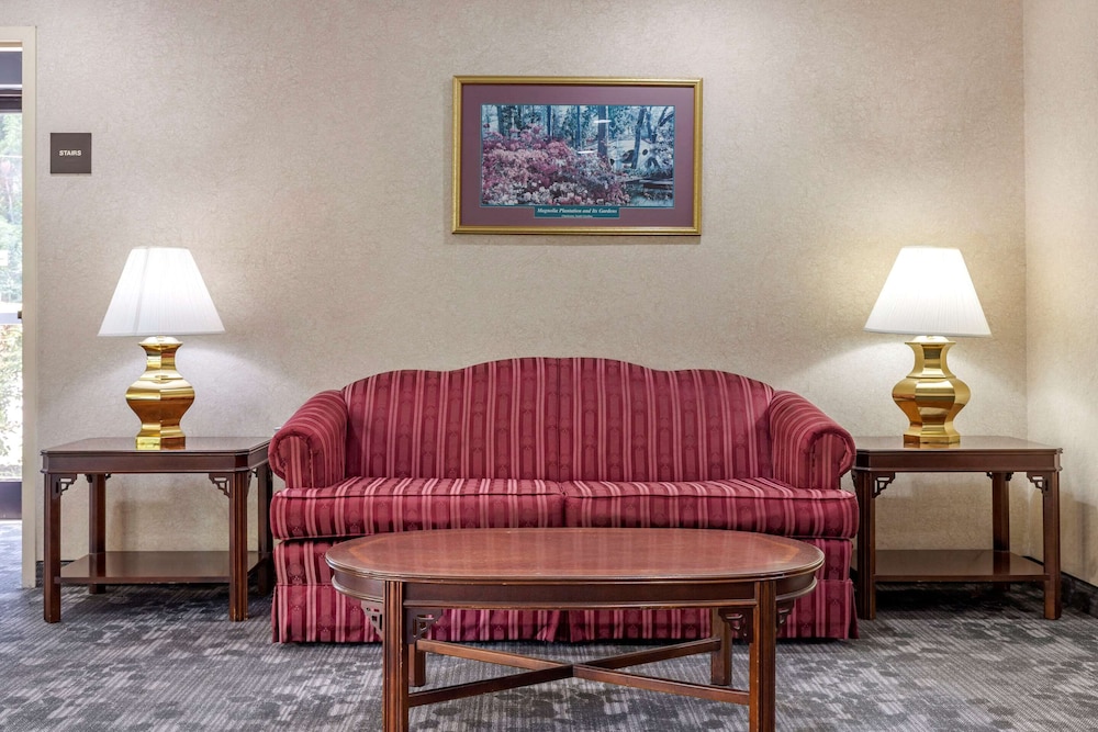 Econo Lodge Saint Stephen 24/37
