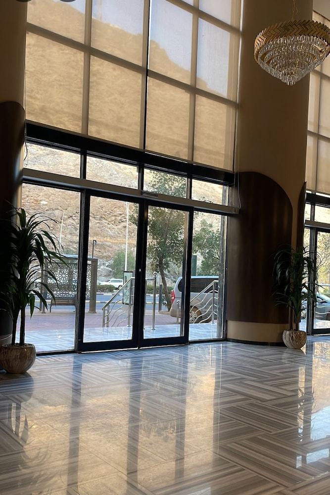Durrat Al Jewar Hotel 20/31