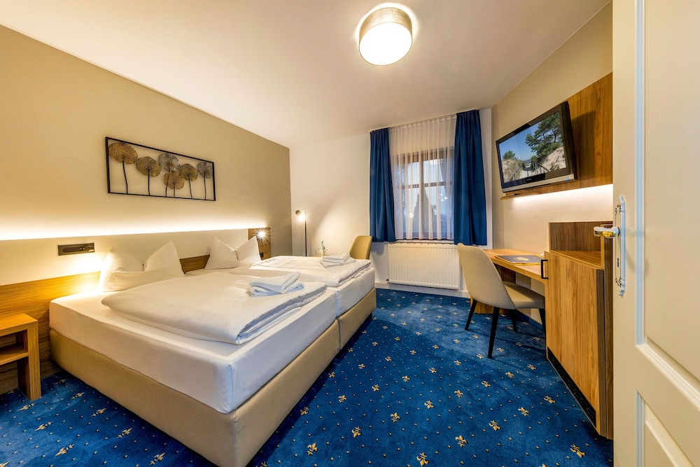 Room, Double Bed
