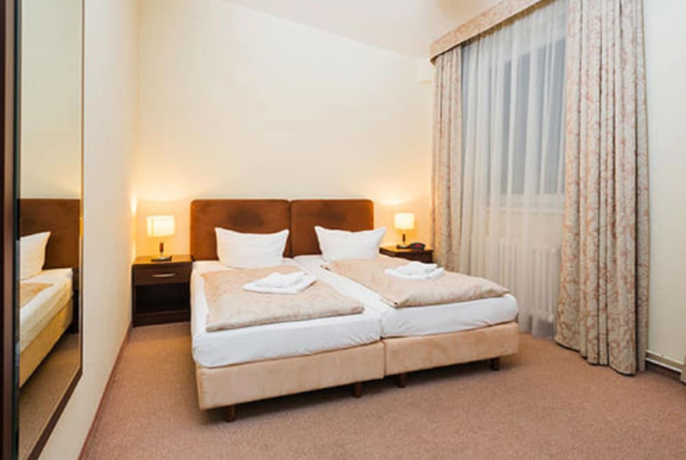 STANDARD, DOUBLE BED