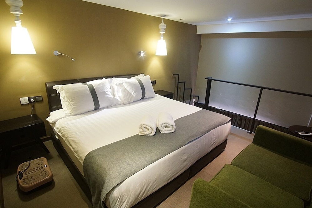 Z Hotel 26/50