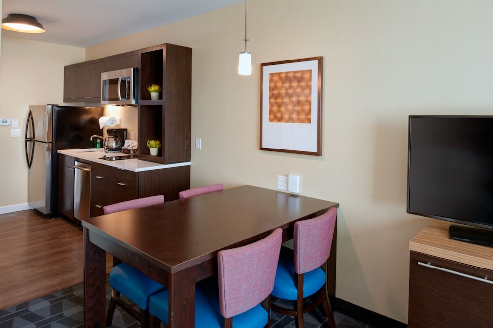 Towneplace Suites By Marriott Grand Rapids Airport 27/36