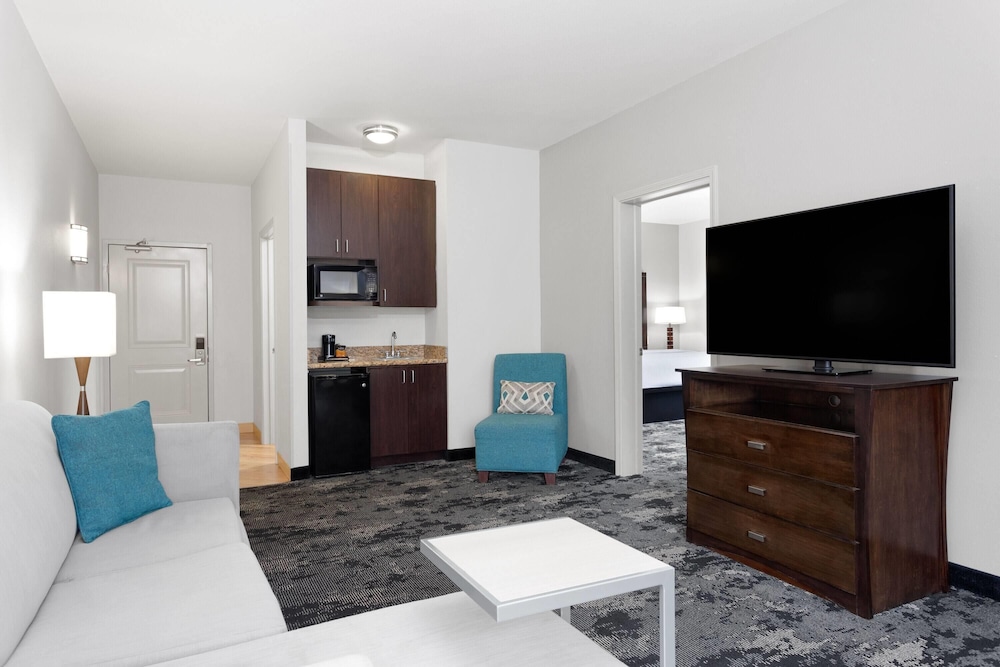 La Quinta Inn & Suites by Wyndham Columbus - Edinburgh 39/59