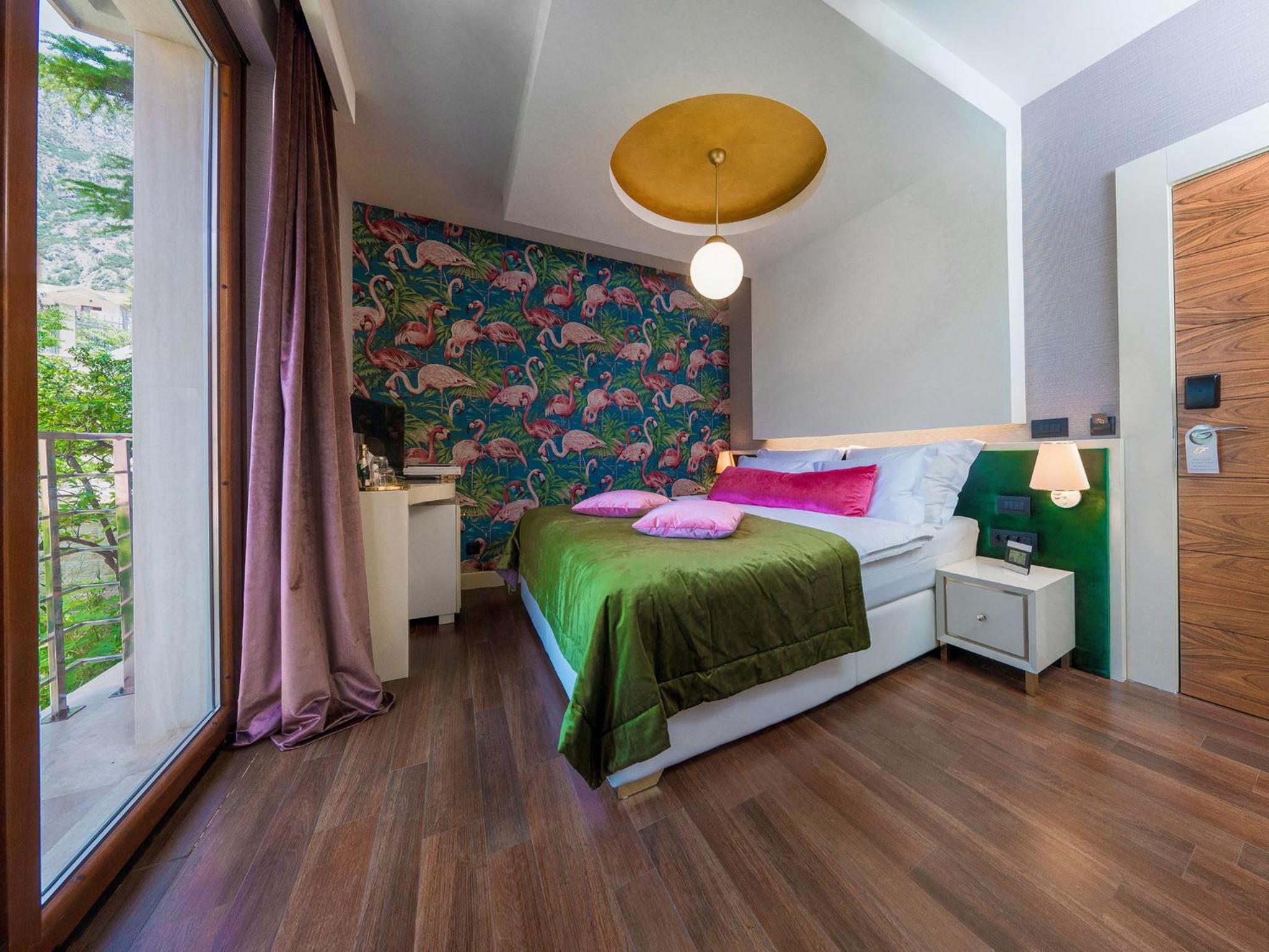 Standard, Double Bed, Side View
