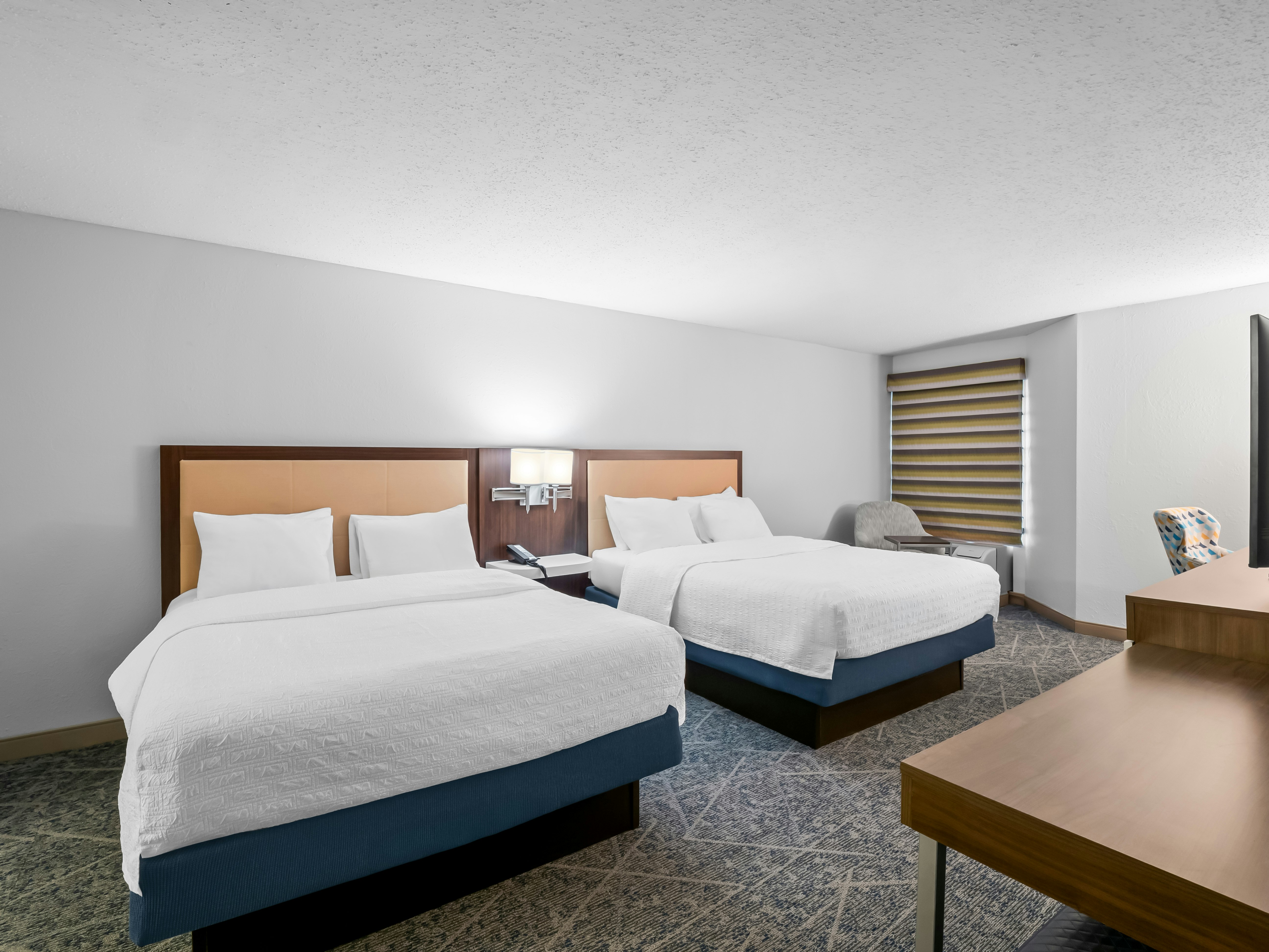 Hampton Inn & Suites East Lansing Okemos 12/80