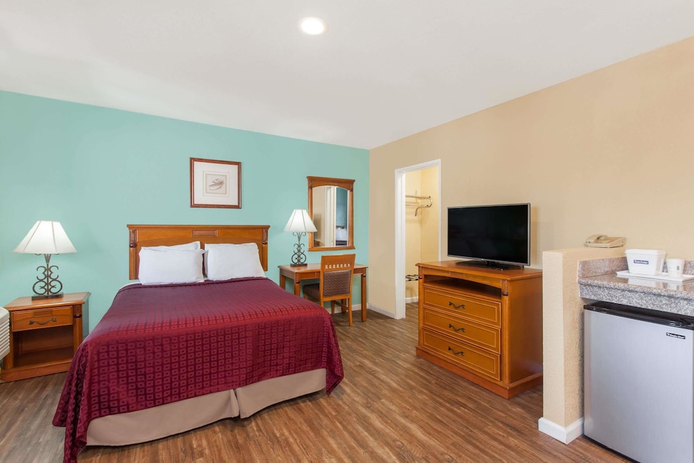Travelodge by Wyndham San Diego SeaWorld 13/35