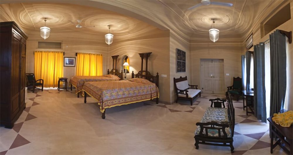 Neemrana’s Tijara Fort-Palace - 19th Century, Alwar 27/54