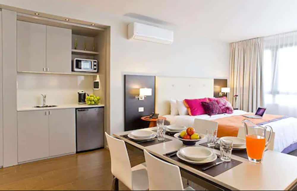Bulnes Eco Suites 55/62