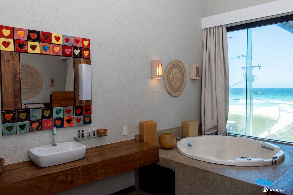 Pier Beach Hotel 48/68