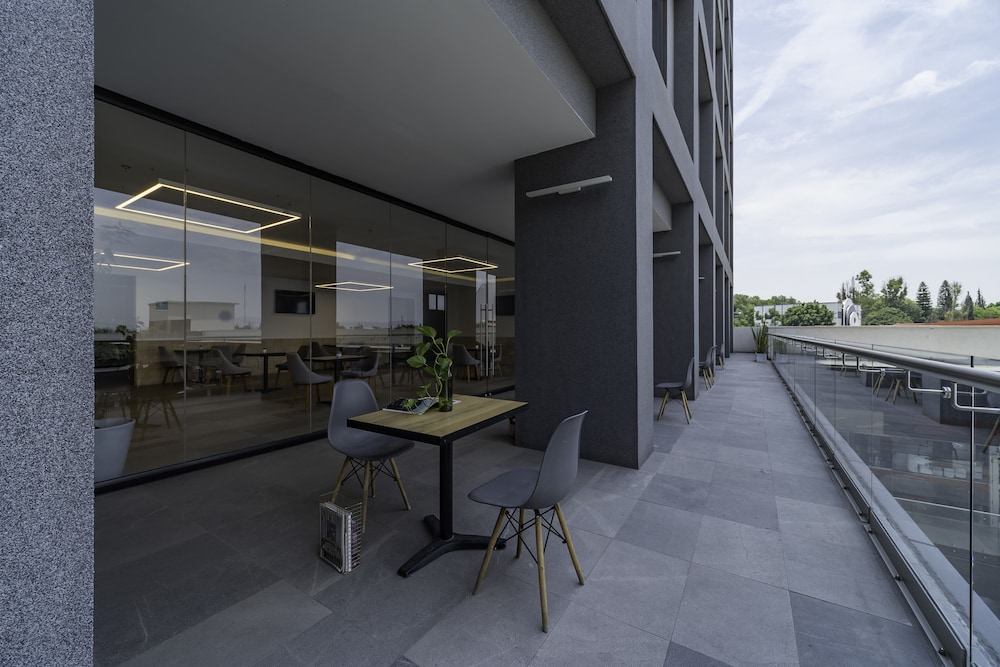 Stadia Suites Queretaro 5/44