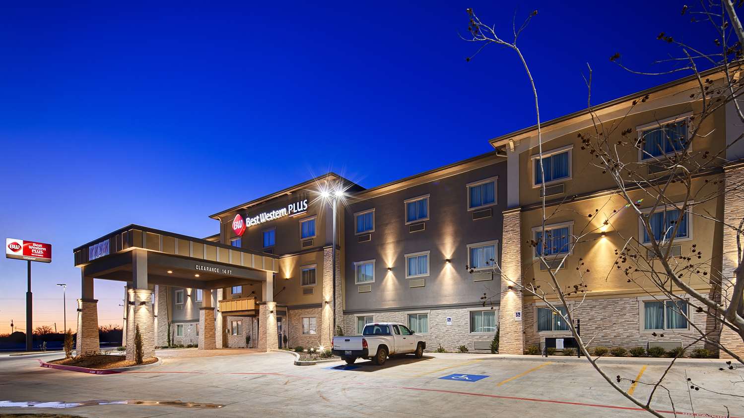 Best Western Plus Lonestar Inn and Suites 29/29