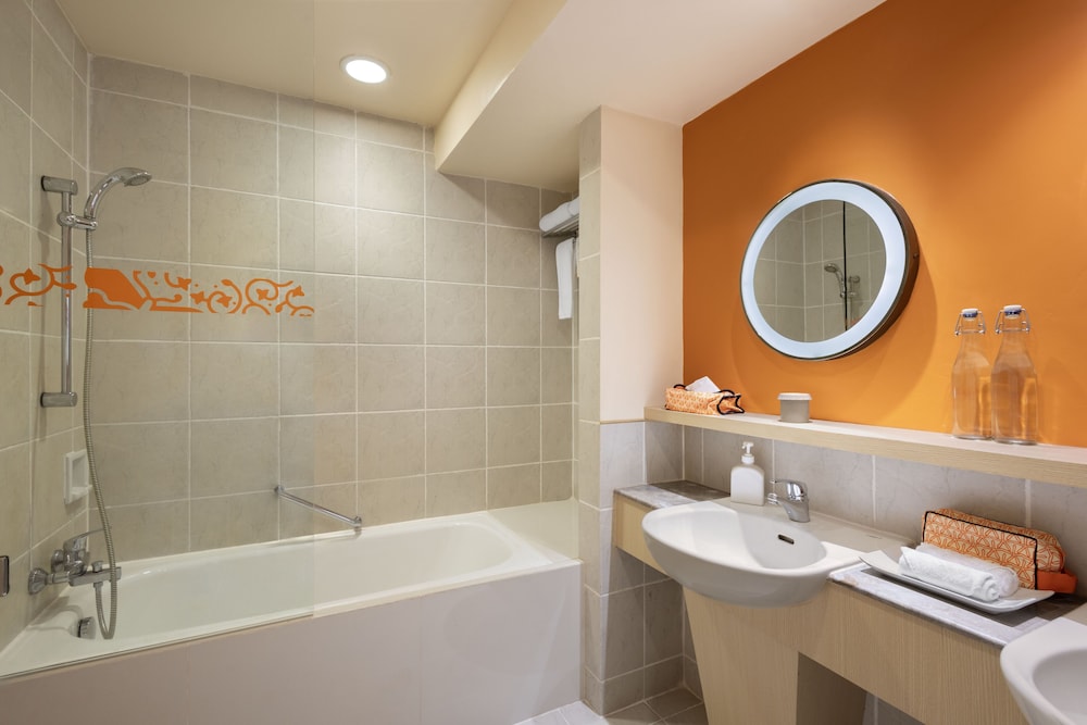 HOMM Laguna Bintan 50/50