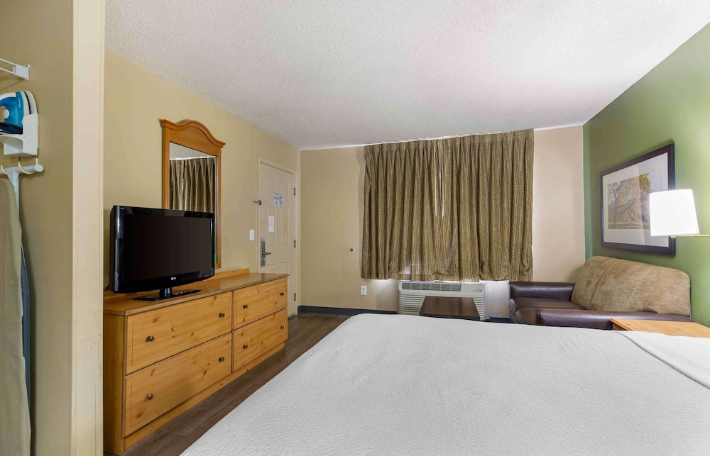 Extended Stay America Select Suites Denver Cherry Creek 36/55