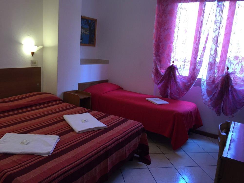 Hotel Adelchi 33/35