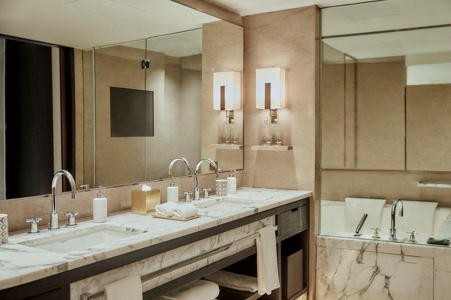 Rosewood, Suite