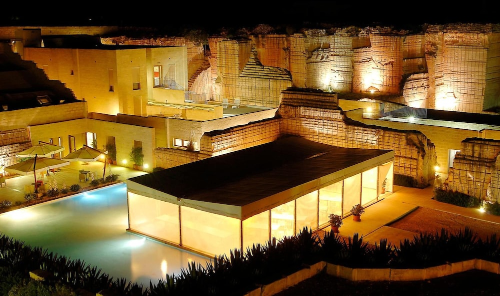 CAVE BIANCHE HOTEL 4/45
